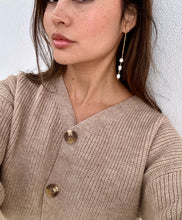 Load image into Gallery viewer, Perls Earrigns L