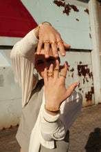 Load image into Gallery viewer, Be bracelet